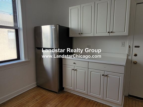 5th image of 2407 W Wilson Ave #3