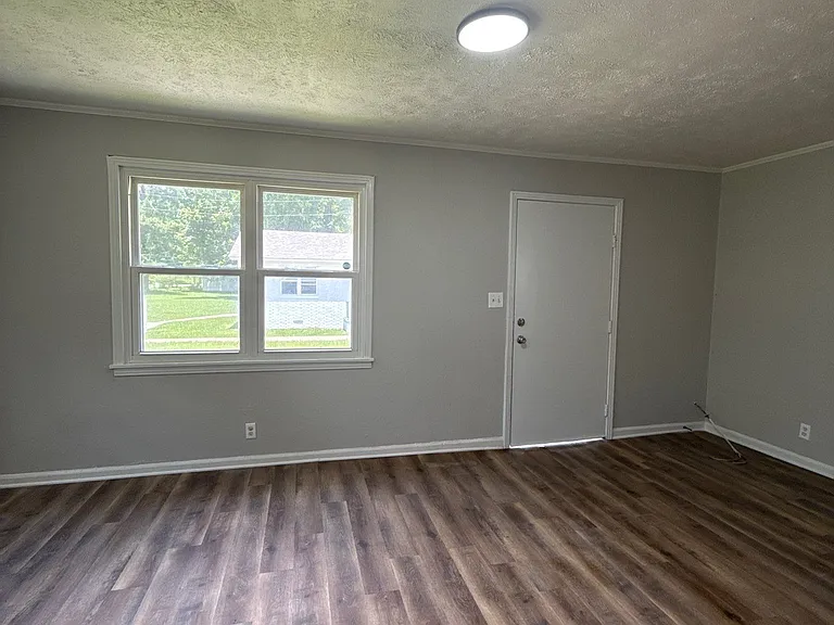 916 Monroe Ave #1 — Photo 5