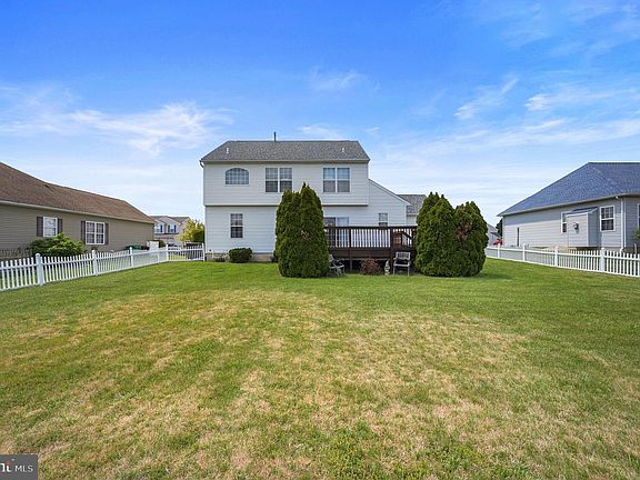 3rd image of 182 Winterton Ln