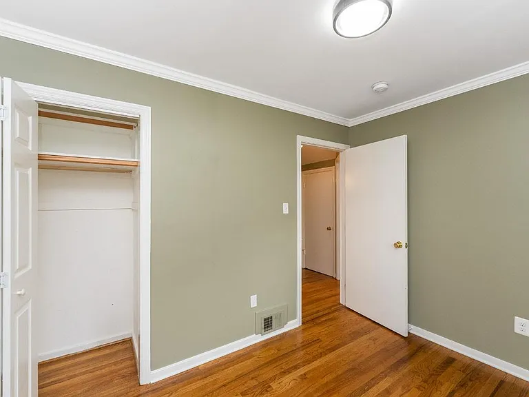 6814 Duke Dr — Photo 3