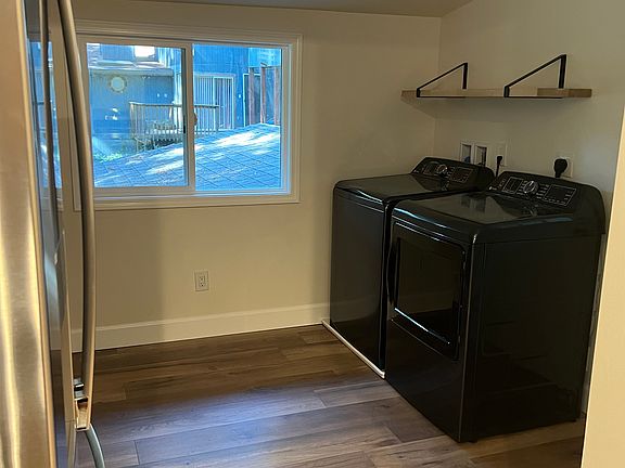 Pantry/Laundry