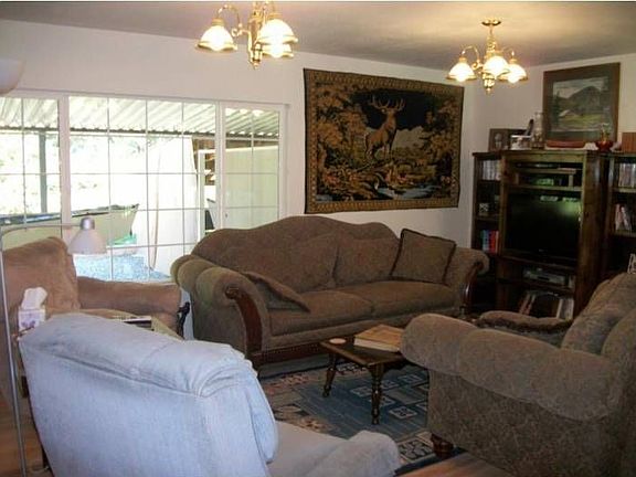 3rd image of 416 Rolling Hills Dr
