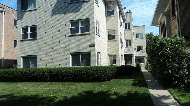 1st image of 1512 W Touhy Ave APT 1A