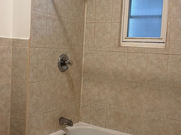 5th image of 339 Danforth Ave #1F