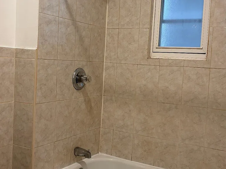 339 Danforth Ave #1F — Photo 5