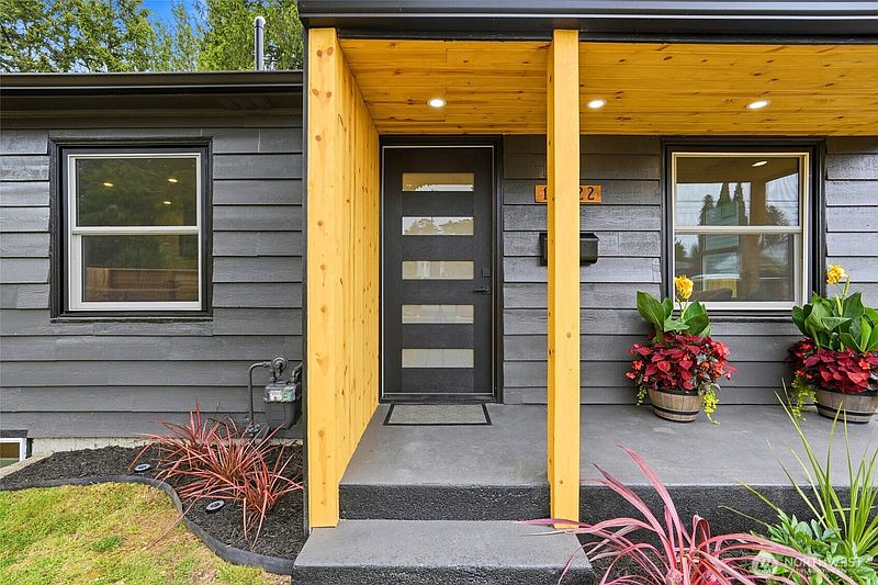 3rd image of 15822 26th Avenue NE
