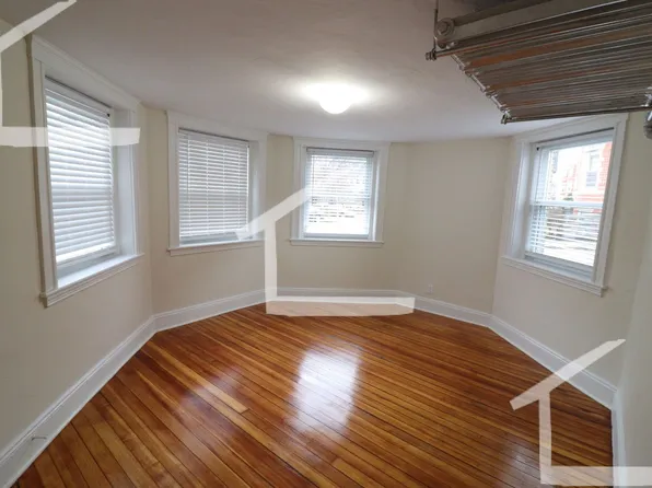 7 Mount Hood Rd, Brighton, MA