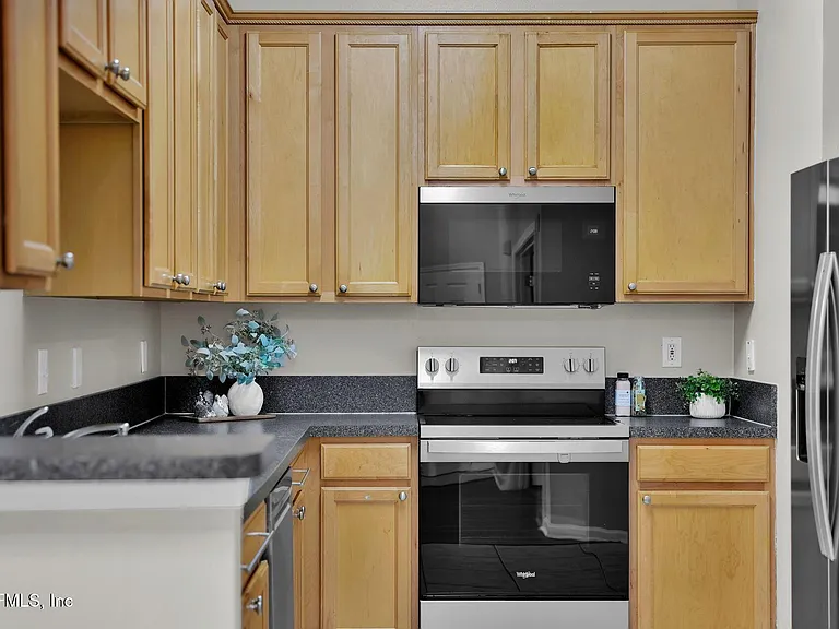 7047 Deer Lodge Cir #102 — Photo 14