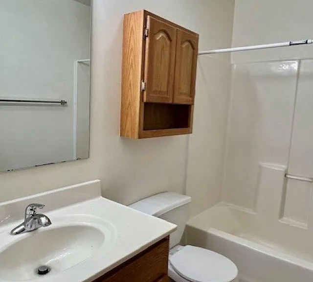 1327 W Covington Ct — Photo 6