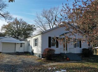 1614 Summit St, Hillsboro, IL 62049