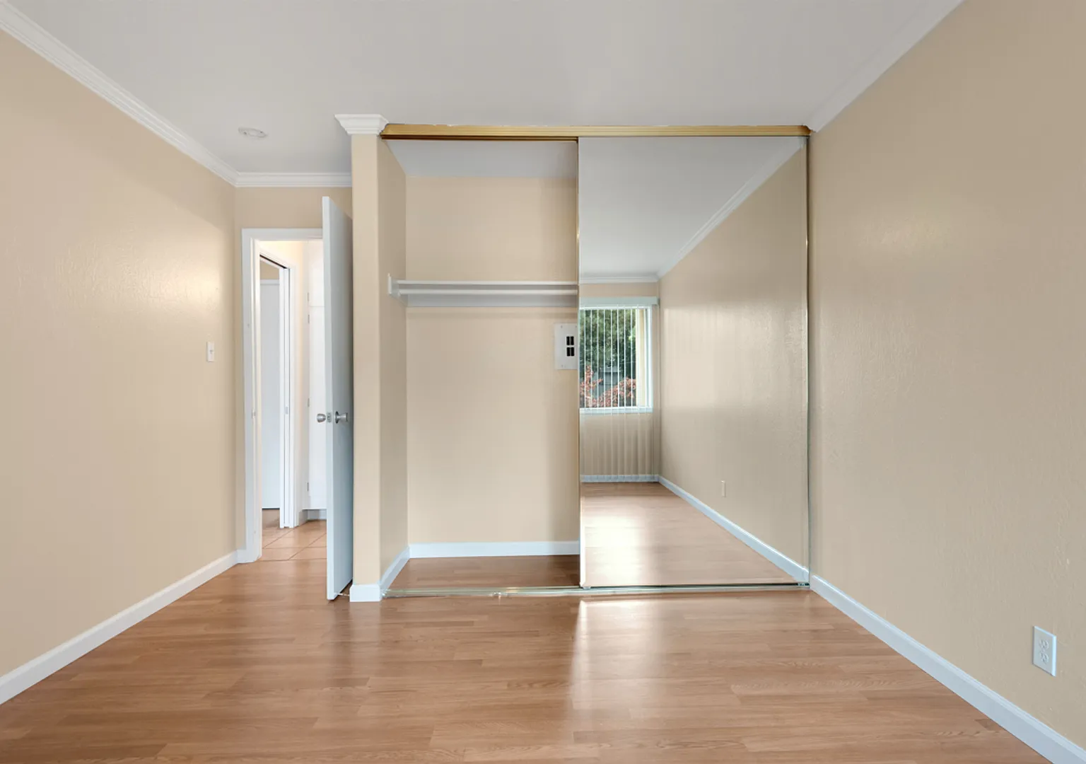 Stanford Garden Apartments — Photo 4