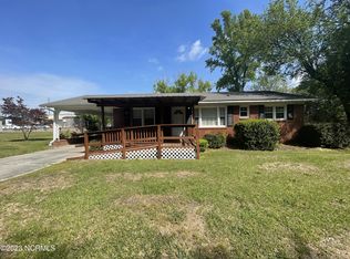 103 Britt St, Clinton, NC 28328