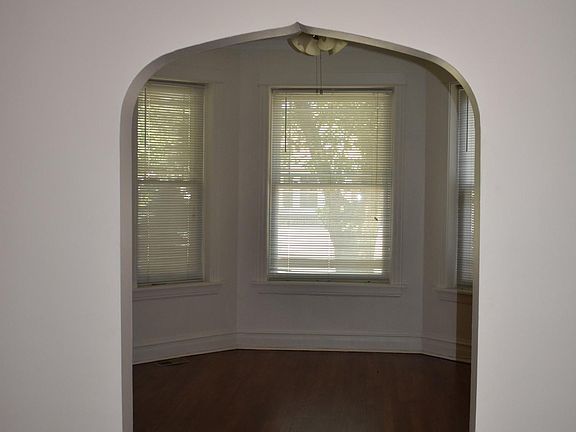 2nd image of 7230 S Saint Lawrence Ave Floor 1