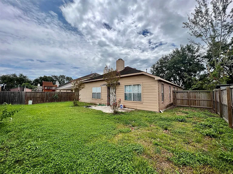 9803 Hallmark Ln — Photo 22
