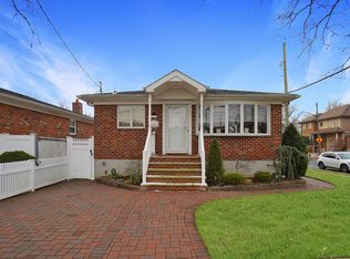 176 Dongan Hills Ave, Staten Island, NY 10305