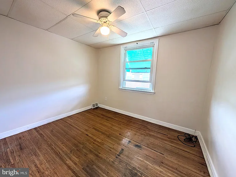 1834 S 28th St — Photo 14