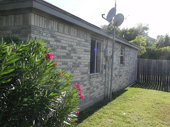 3rd image of 3007 O'W Curry Dr