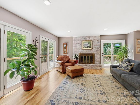 4th image of 202 Riva Ridge Dr