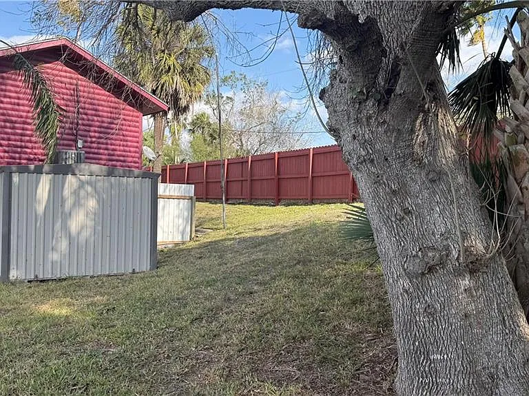 8504 Lago Vista Dr — Photo 25