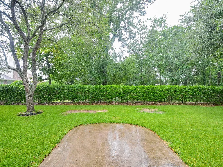 8111 Emperors Pass — Photo 14