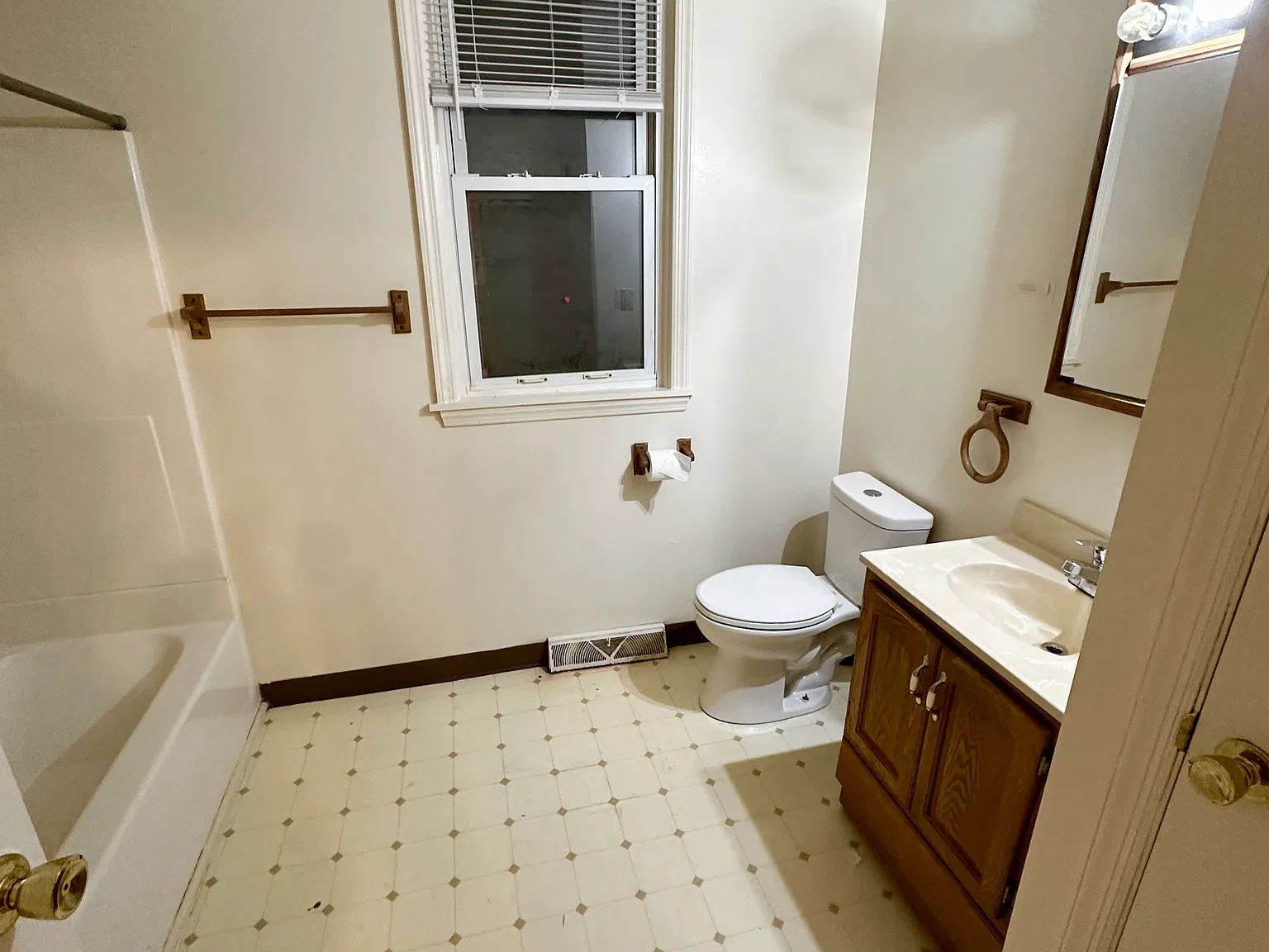 1 bed, 750 sqft, $1,000 — Photo 4
