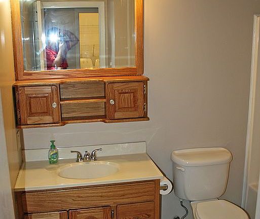 Main Bathroom 