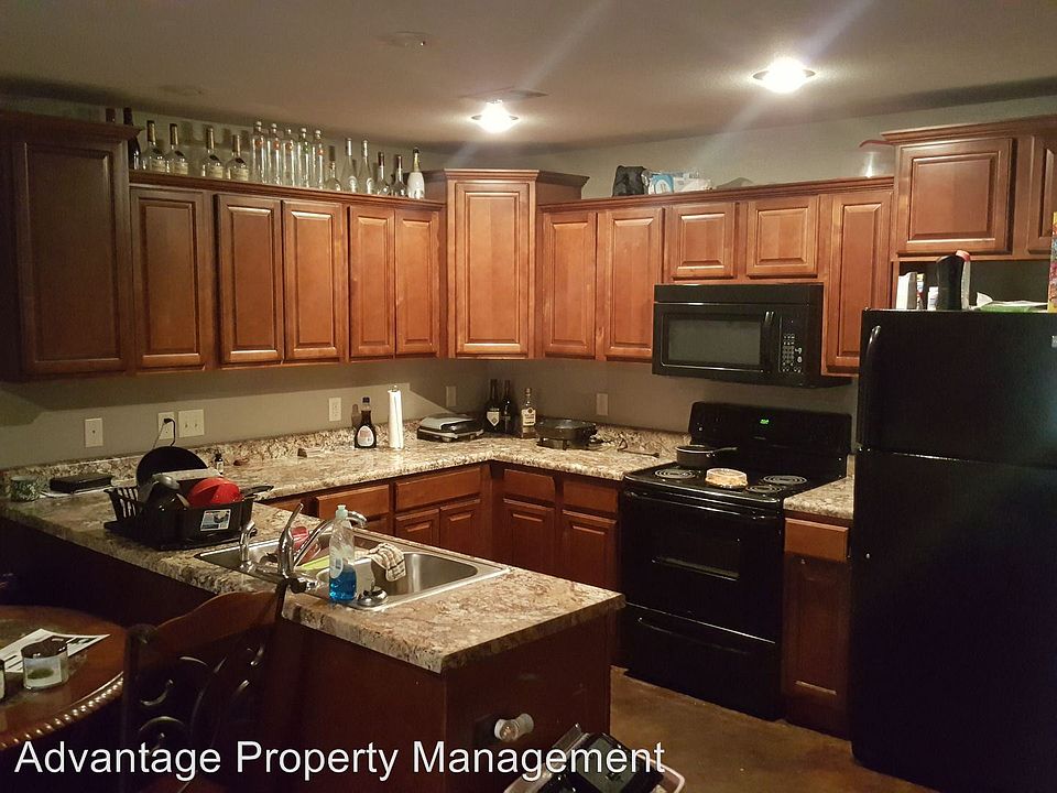 2nd image of 2035 Tyler St #B