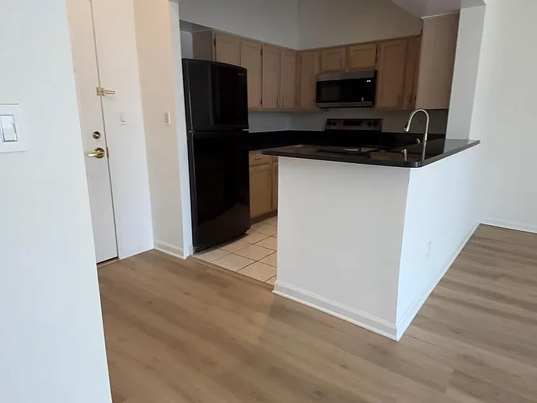2400 Clarendon Blvd #Penthouse 08 — Photo 3