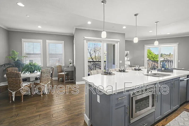 Building Photo - 111 W Prospect Ave #205
