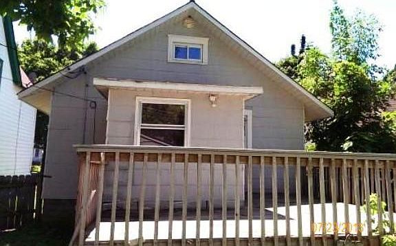 2nd image of 1101 6th St E