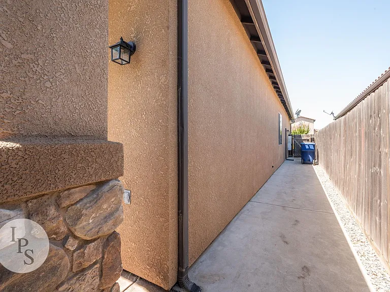 11348 N Via Montessori Dr — Photo 28