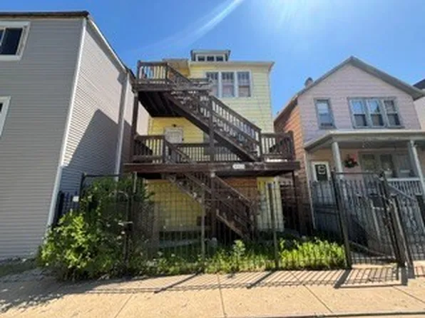 8919 S Escanaba Ave, Chicago, IL 60617
