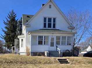 406 Dean Ct, Canton, IL 61520