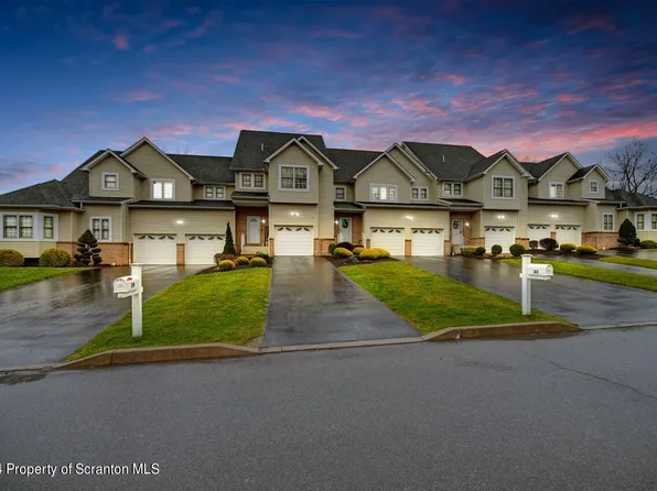 29 Sharon Dr, Moosic, PA 18507