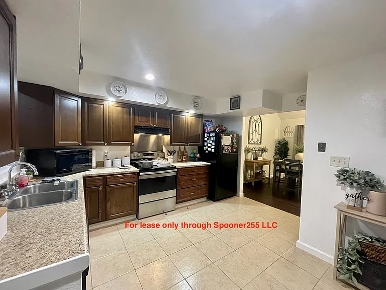 255 Spooner — Photo 5