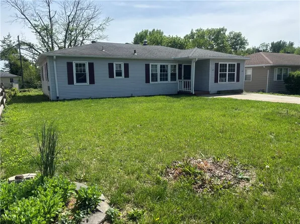 2204 E 9th St, Sedalia, MO 65301