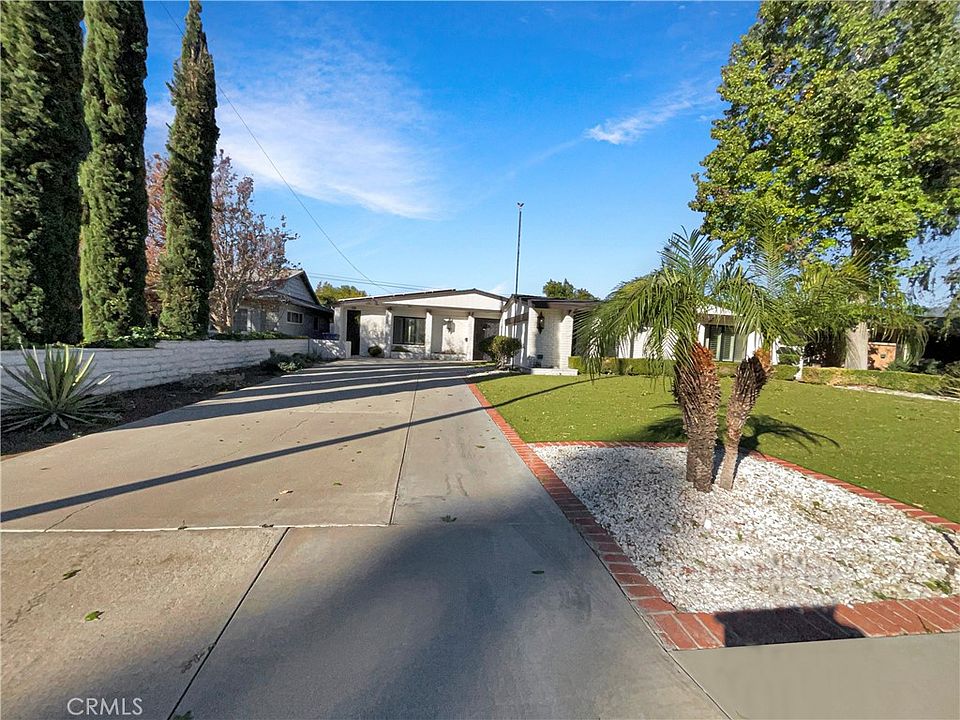 1st image of 3520 Parkside Dr