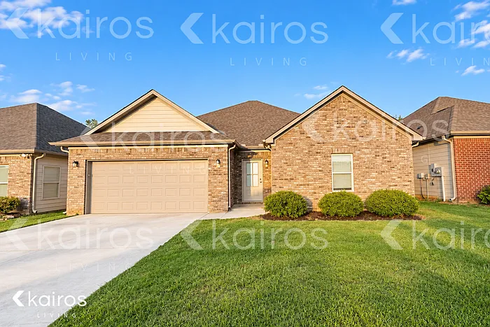 3 bed, 2.0 bath, 1801 sqft, $1,895 — Photo 1