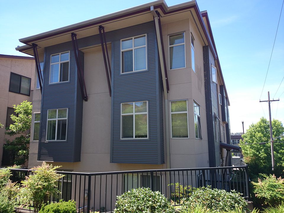 2nd image of 2243 Franklin Ave E
