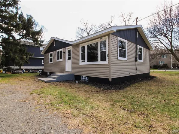 127 Brown St, Albion, NY 14411
