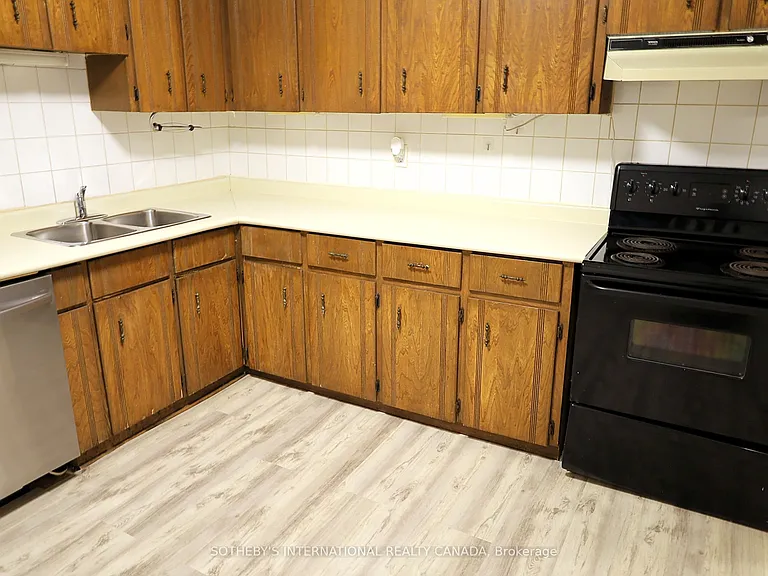80 Halsey Ave — Photo 6