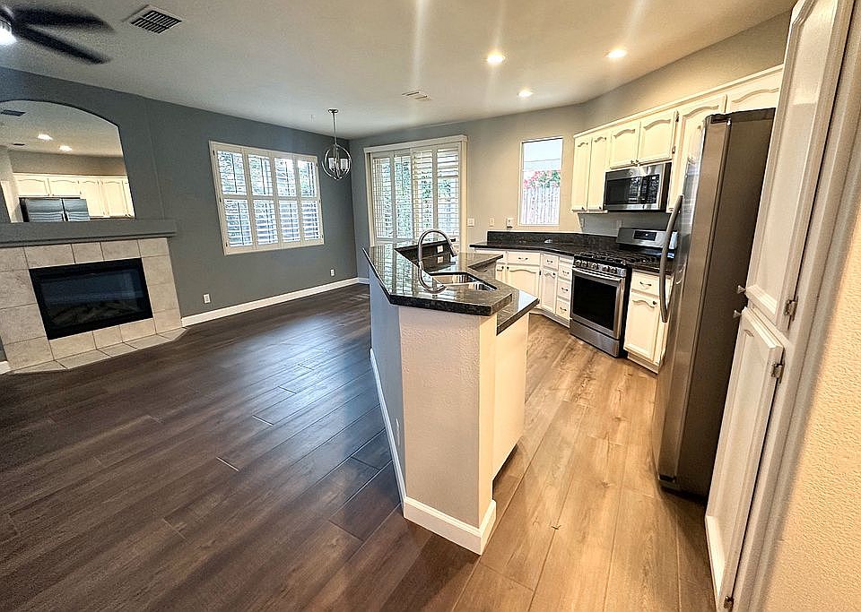 1st image of 6464 Aspen Gardens Way
