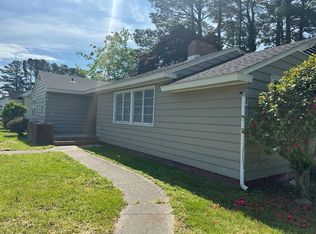 128 Market St, Onancock, VA 23417