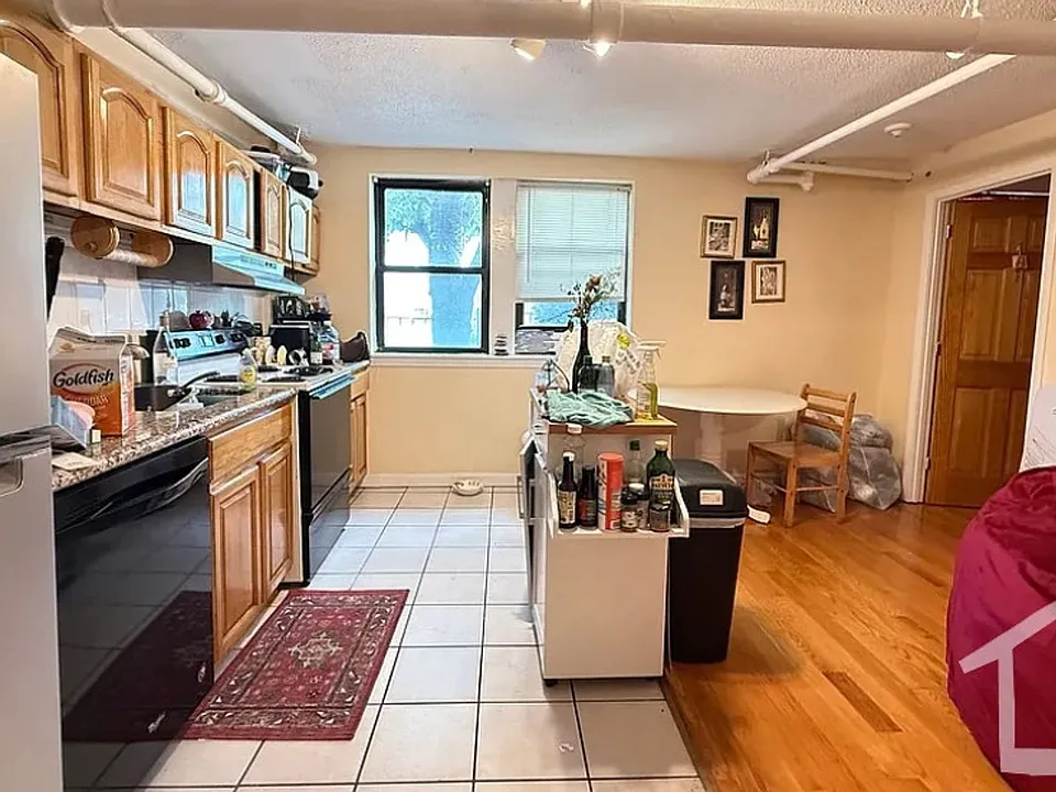 313 Summit Ave #13L