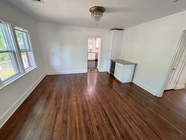3263 E 2nd St — Photo 12