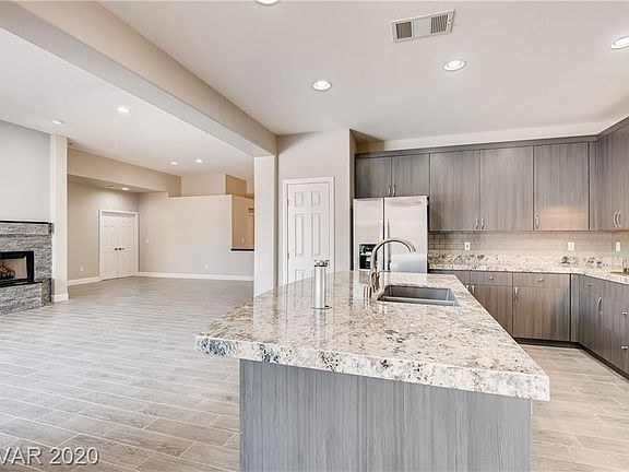 3rd image of 600 Canyon Brook Pl