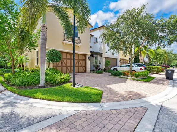 2090 Foxtail View Court, West Palm Beach, FL 33411