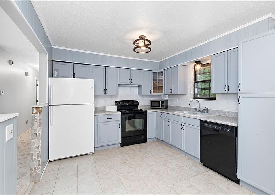 1st image of 513 SE 19th St