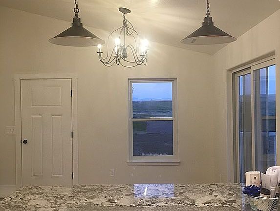 Large Kitchen Bar