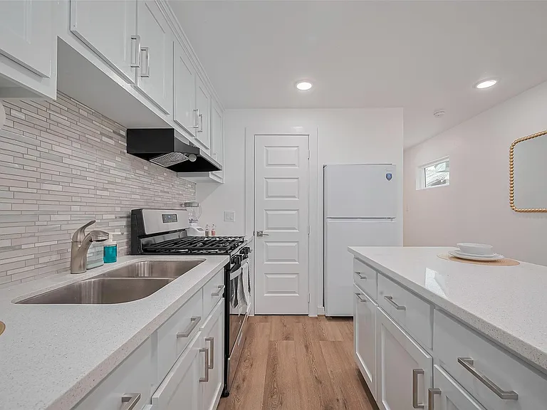 6725 Avenue K — Photo 10